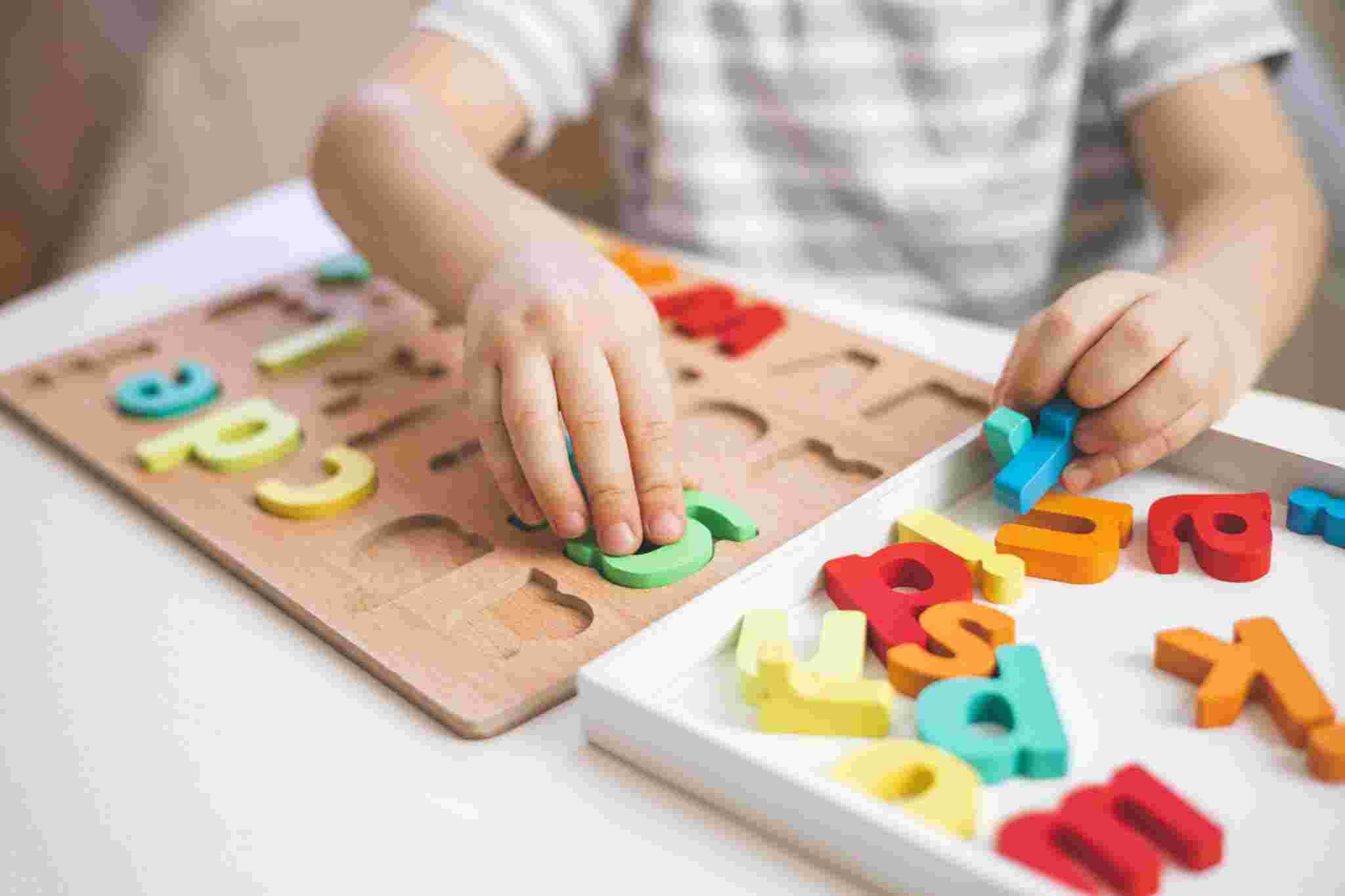 Child struggling with letter recognition 